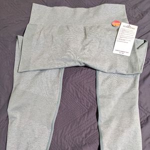 Pink seamless workout leggings